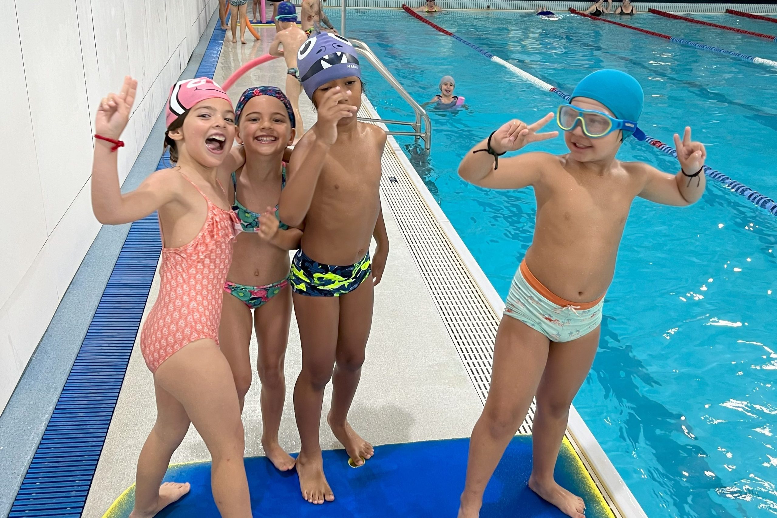 viernes de casal de verano, piscina mundet